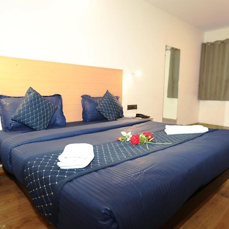 Hotel Noida Grand Sec 58 Eksteriør billede