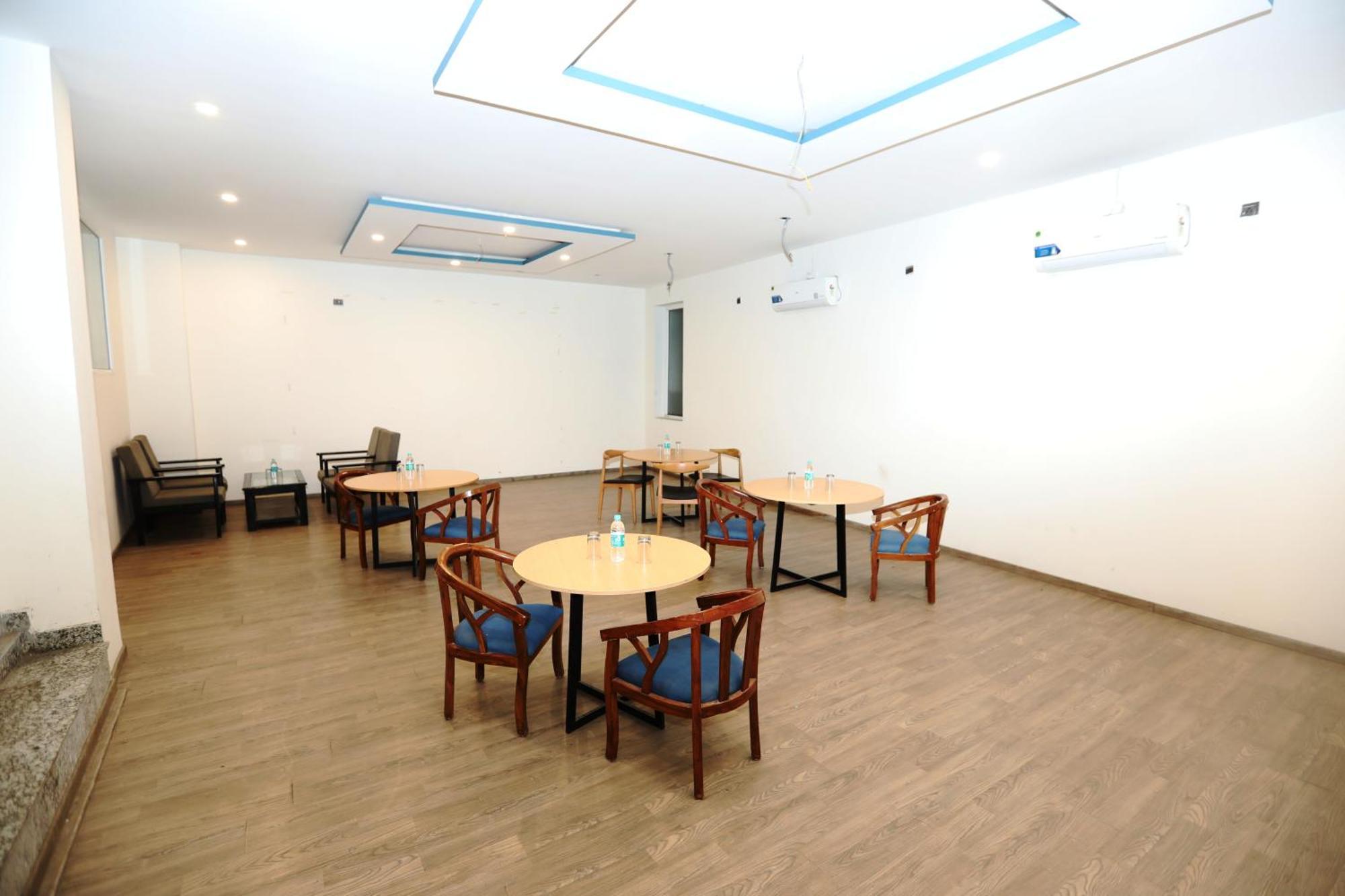 Hotel Noida Grand Sec 58 Eksteriør billede