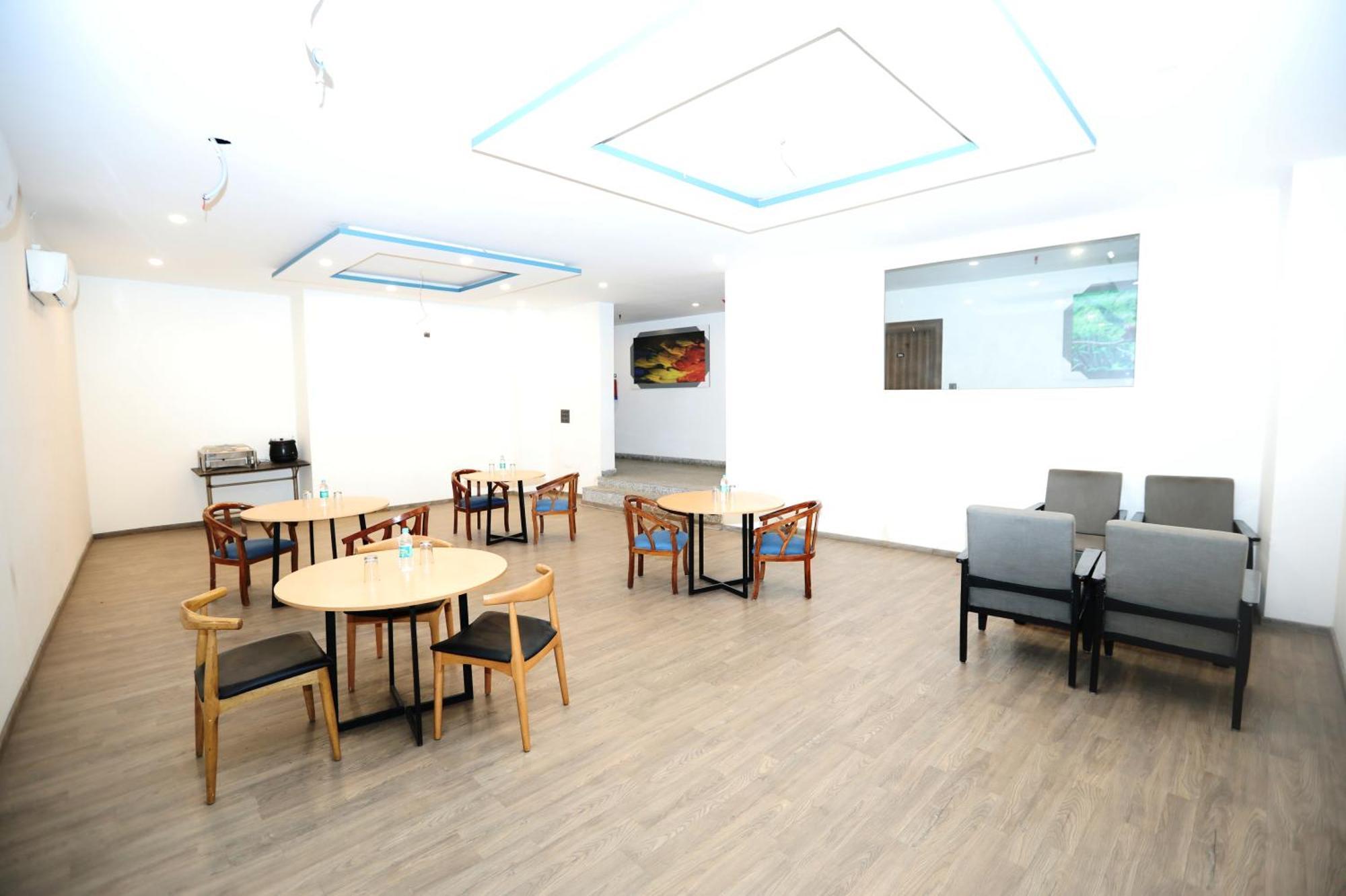 Hotel Noida Grand Sec 58 Eksteriør billede
