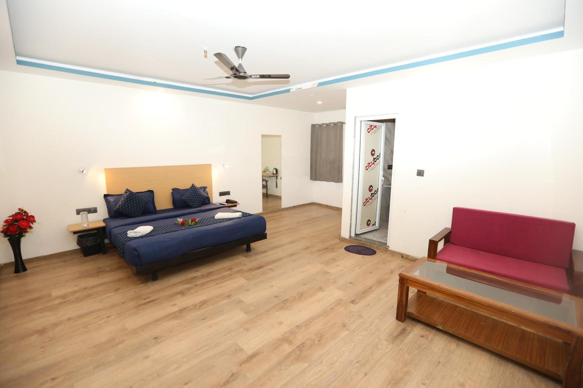 Hotel Noida Grand Sec 58 Eksteriør billede