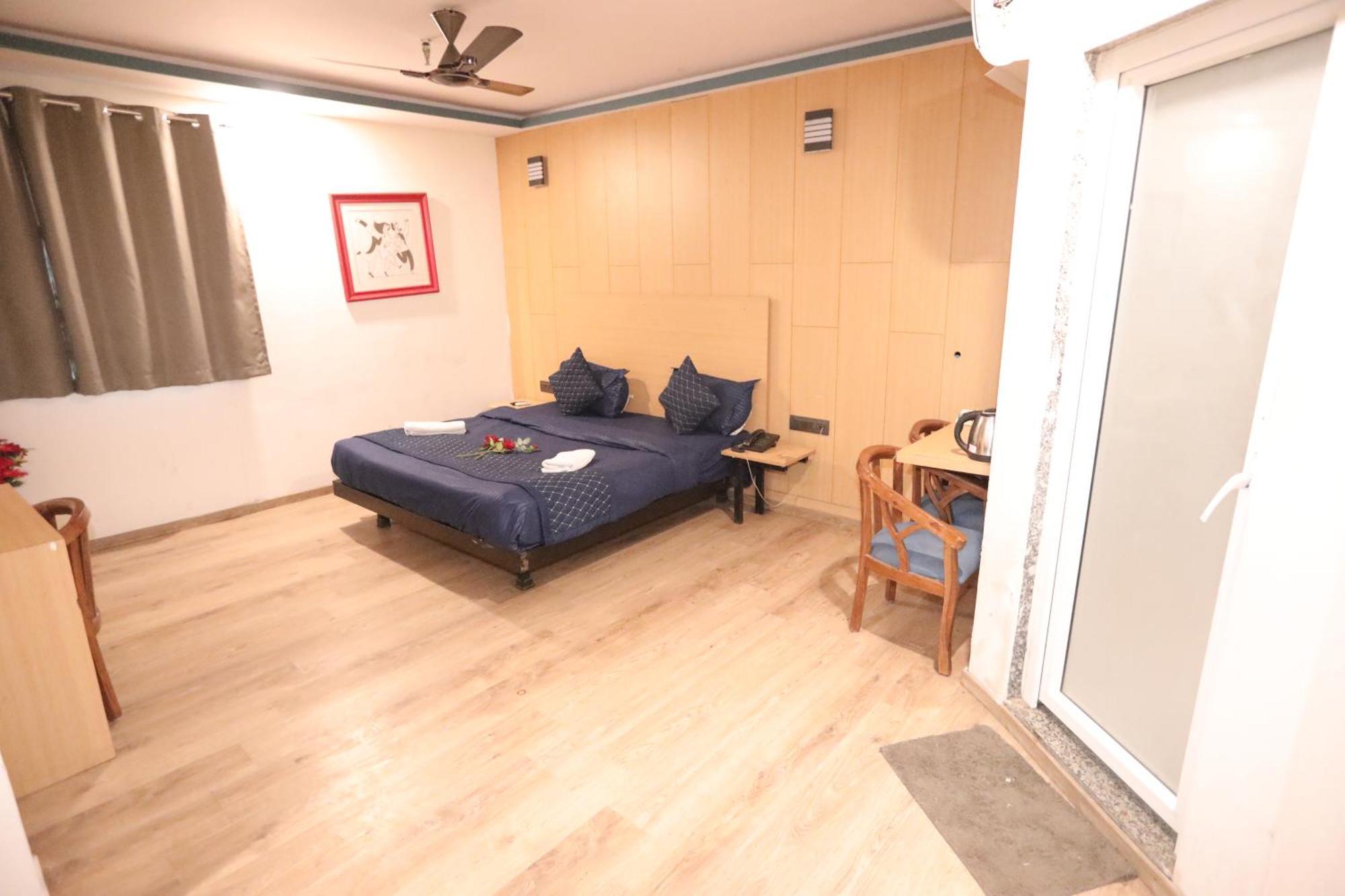 Hotel Noida Grand Sec 58 Eksteriør billede