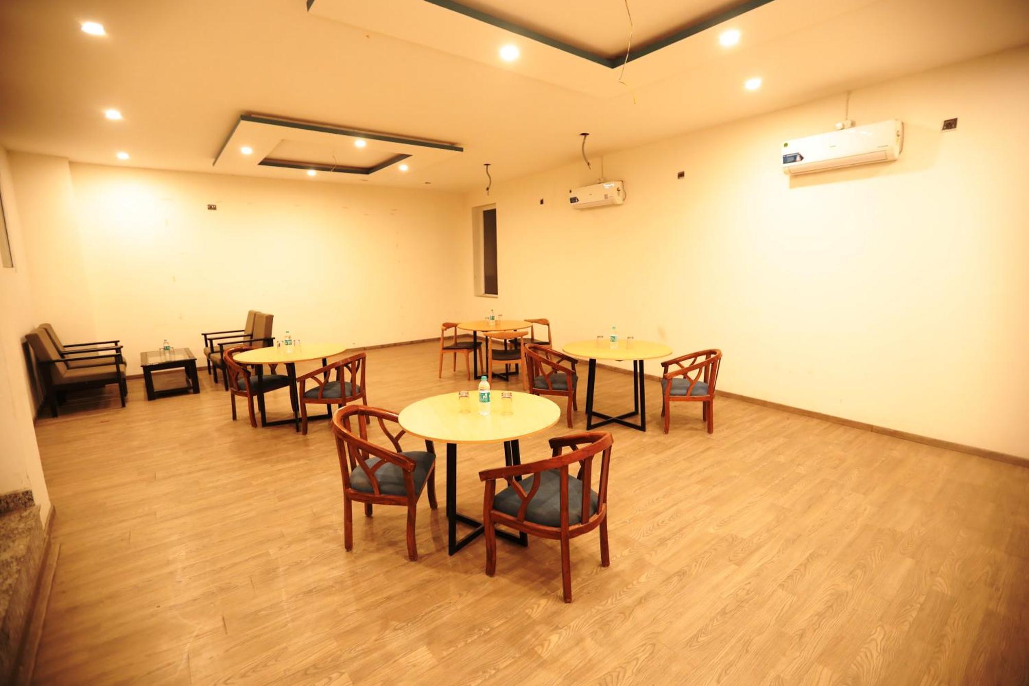 Hotel Noida Grand Sec 58 Eksteriør billede