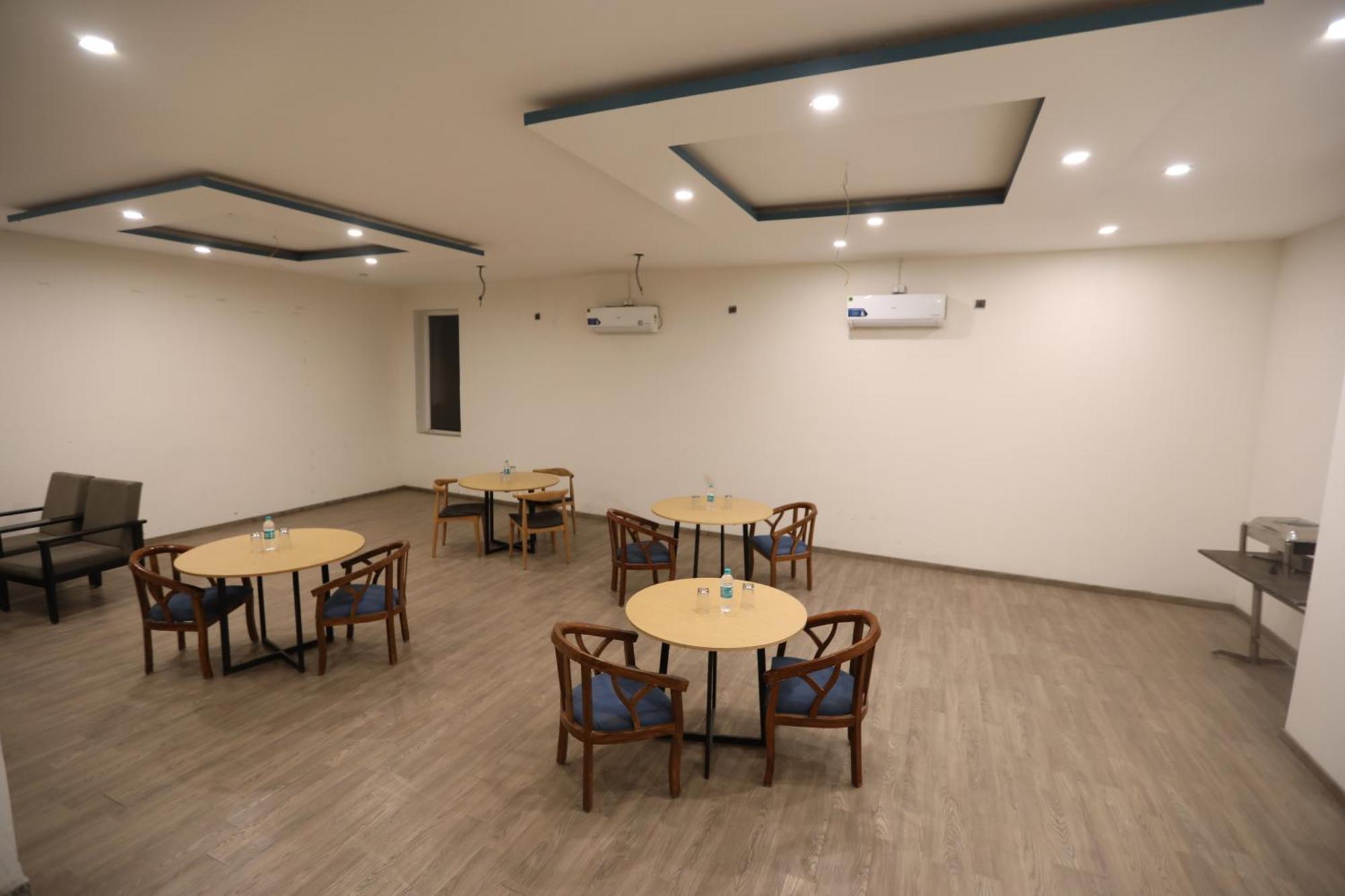 Hotel Noida Grand Sec 58 Eksteriør billede