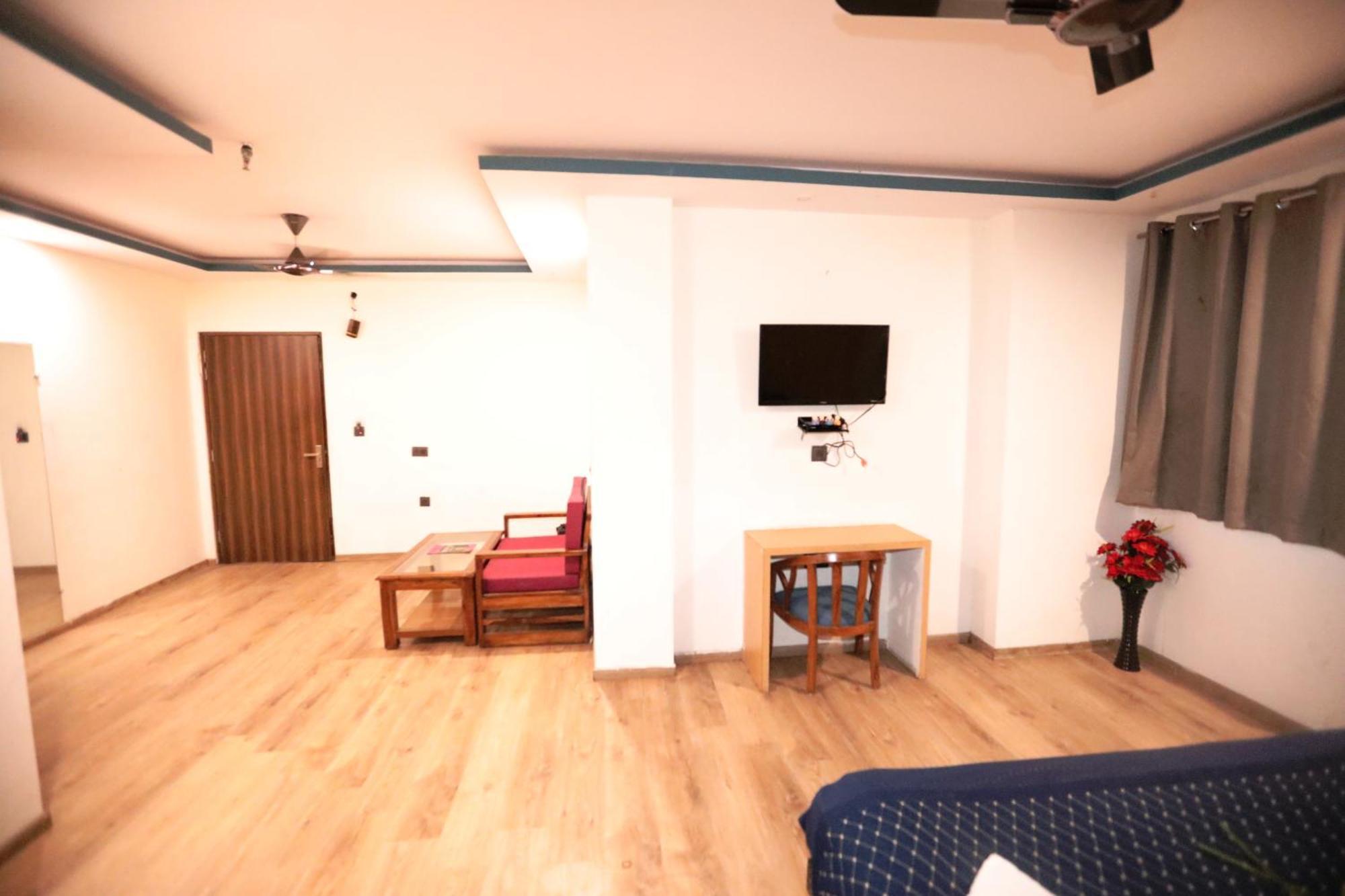 Hotel Noida Grand Sec 58 Eksteriør billede