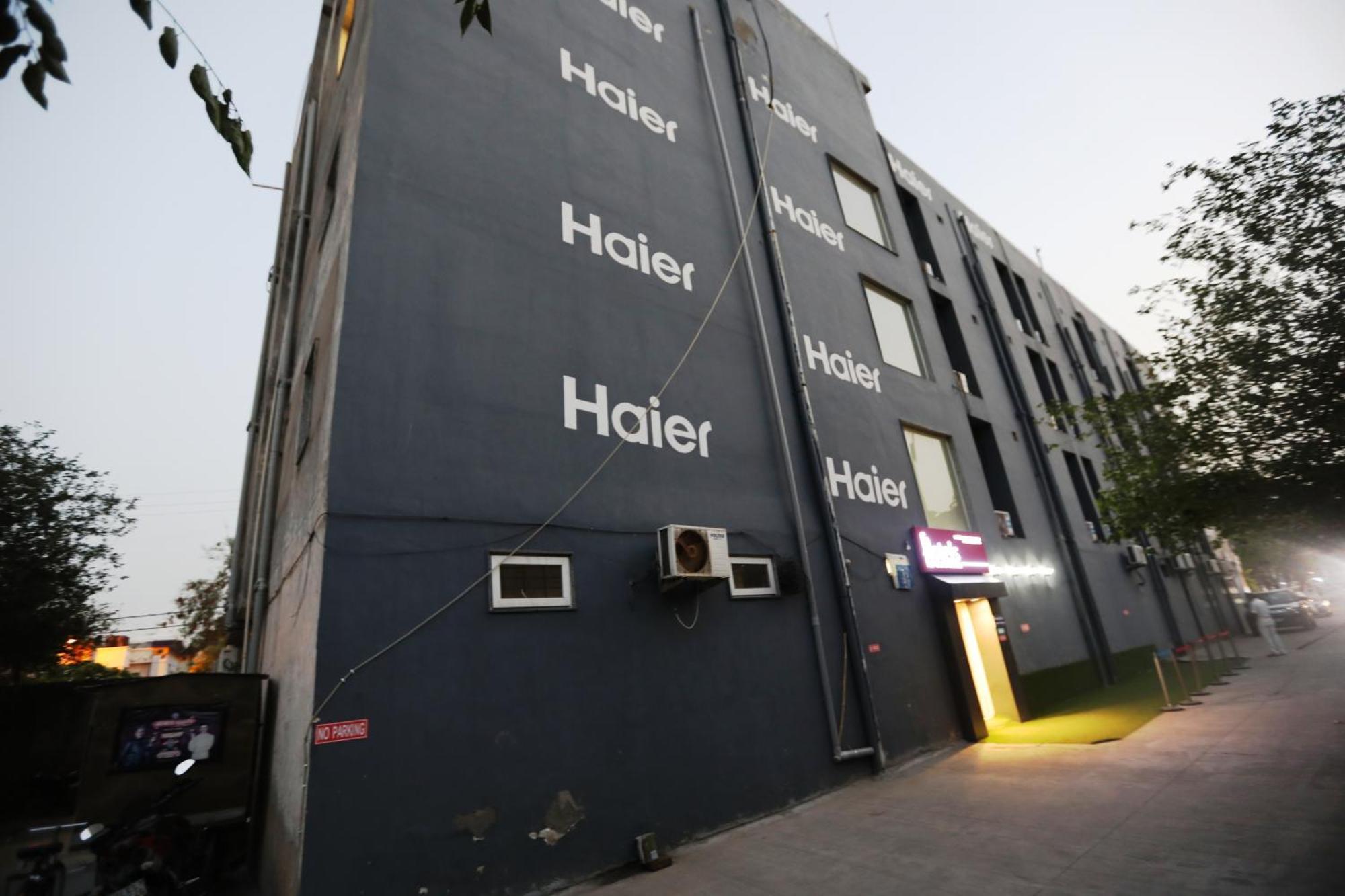 Hotel Noida Grand Sec 58 Eksteriør billede