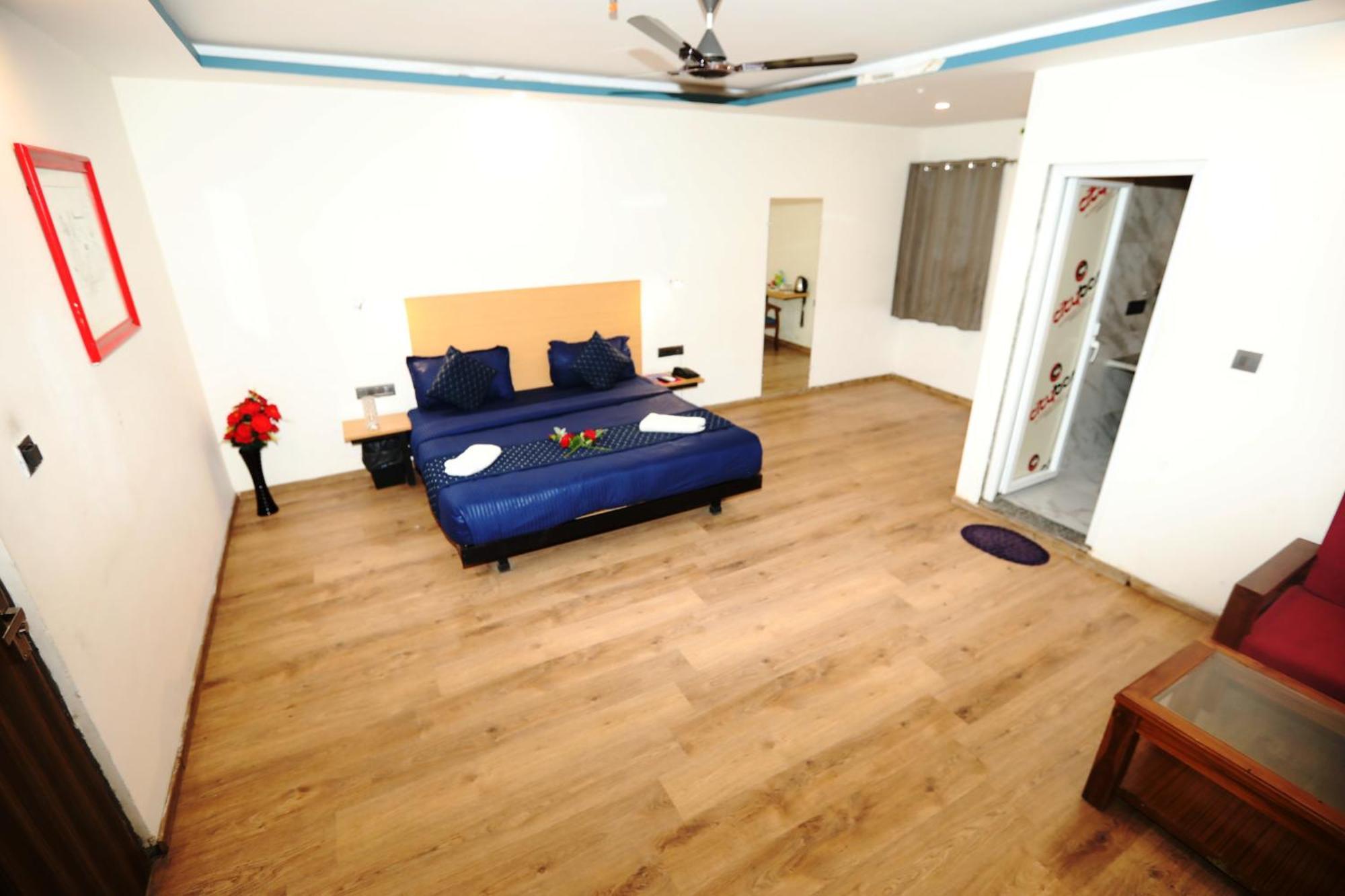 Hotel Noida Grand Sec 58 Eksteriør billede