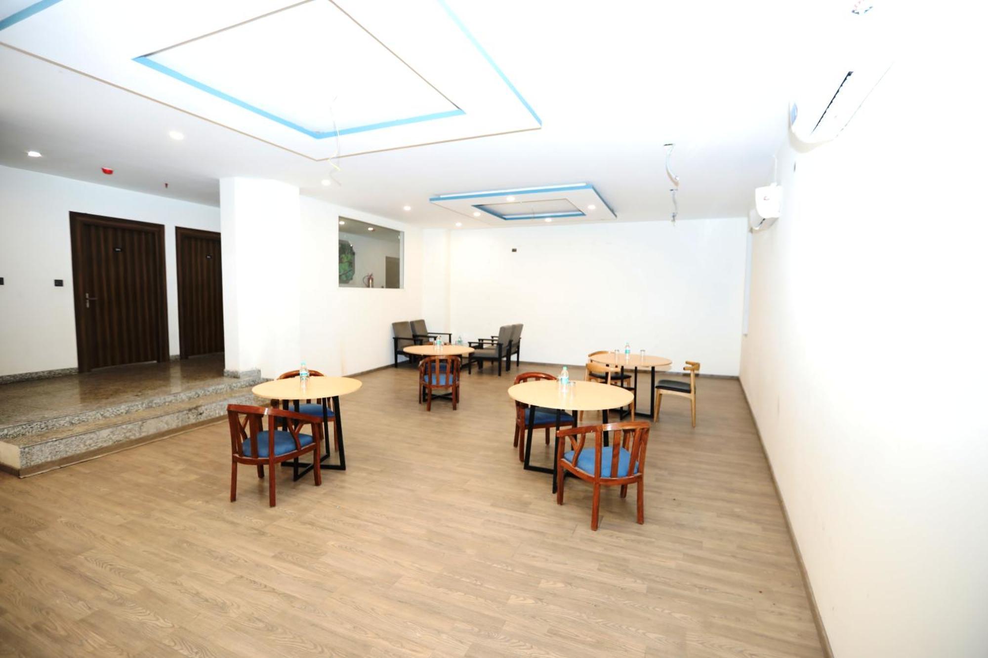 Hotel Noida Grand Sec 58 Eksteriør billede