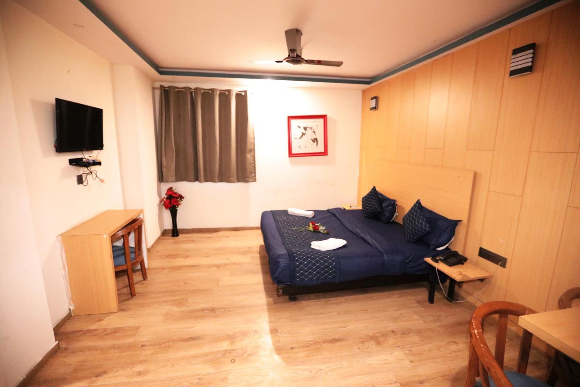 Hotel Noida Grand Sec 58 Eksteriør billede