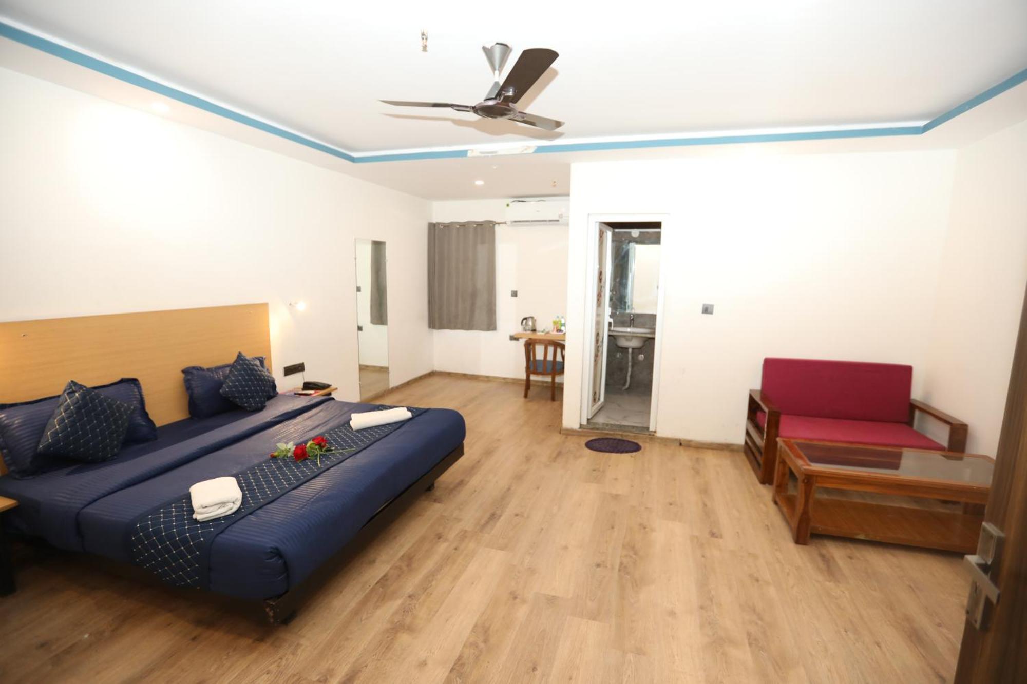 Hotel Noida Grand Sec 58 Eksteriør billede