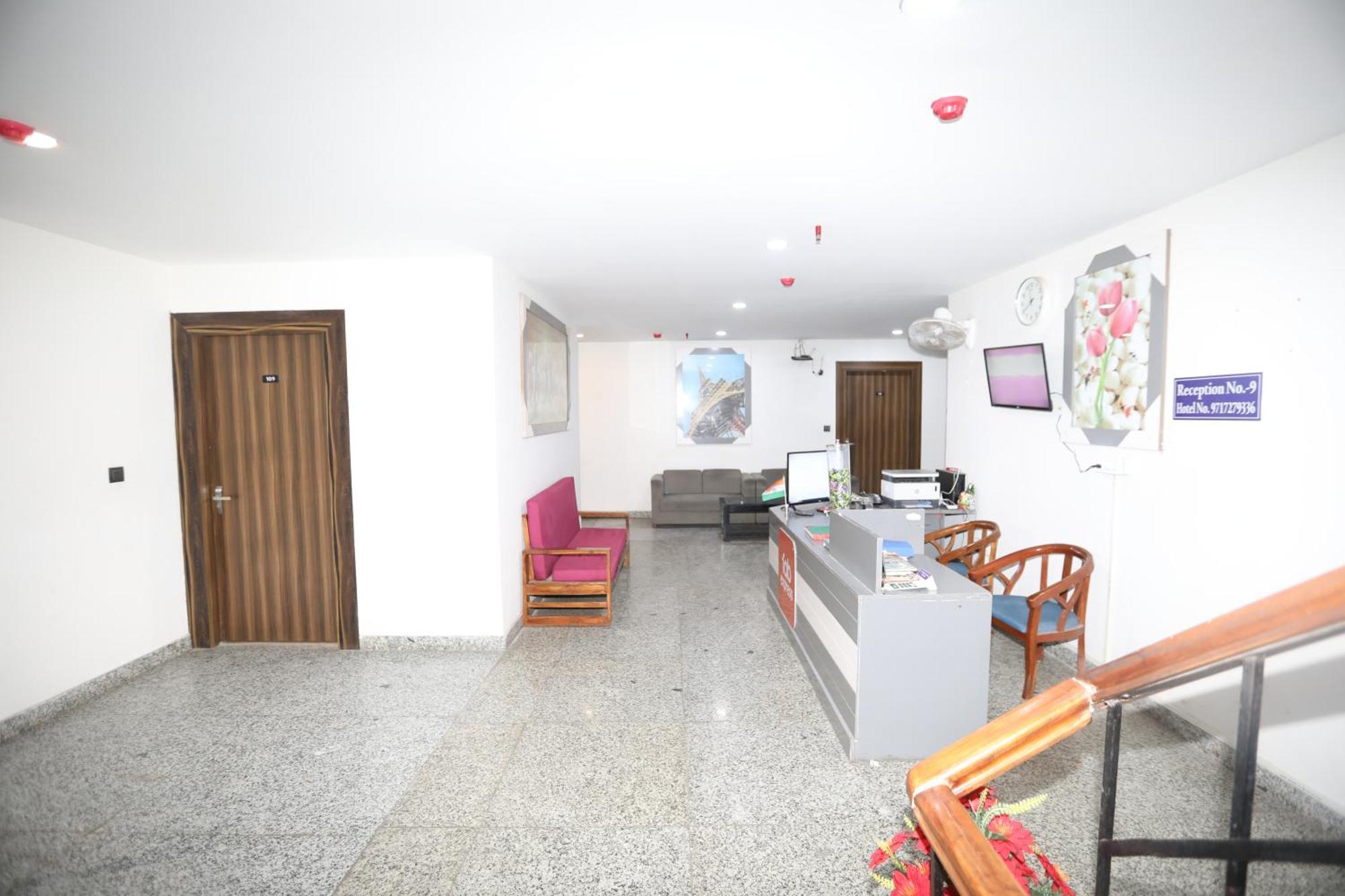 Hotel Noida Grand Sec 58 Eksteriør billede